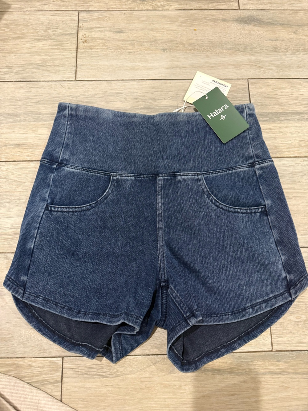 BNWT women’s HALARA Dark Blue Denim Boyfriend Shorts